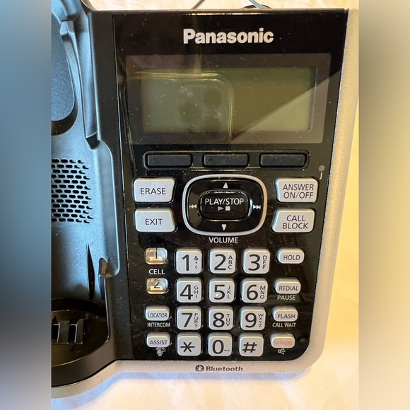 Panasonic KX-TGF570 Bluetooth Cordless Phone Answering Machine System - Picture 8 of 14